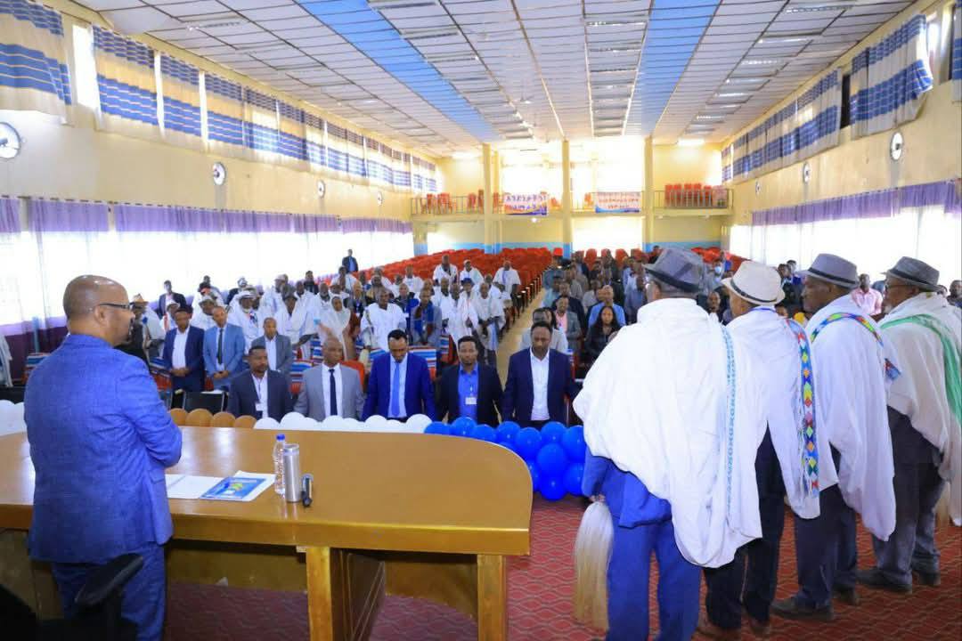 ርዕሰ መስተዳድር እንዳሻው ጣሰው (ዶ/ር ) ከከምባታ ሰጄ ጎቾ የባህል ሽማግሌዎች ጋር በአብሮነት፣ በሰላምና በልማት ጉዳዮች ዙሪያ በዱራሜ ከተማ ውይይት አካሔዱ
